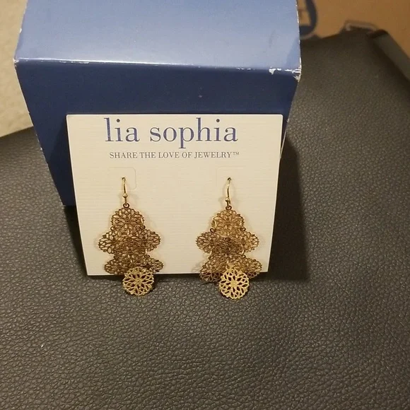 Jewelry - Picture 3 of 3